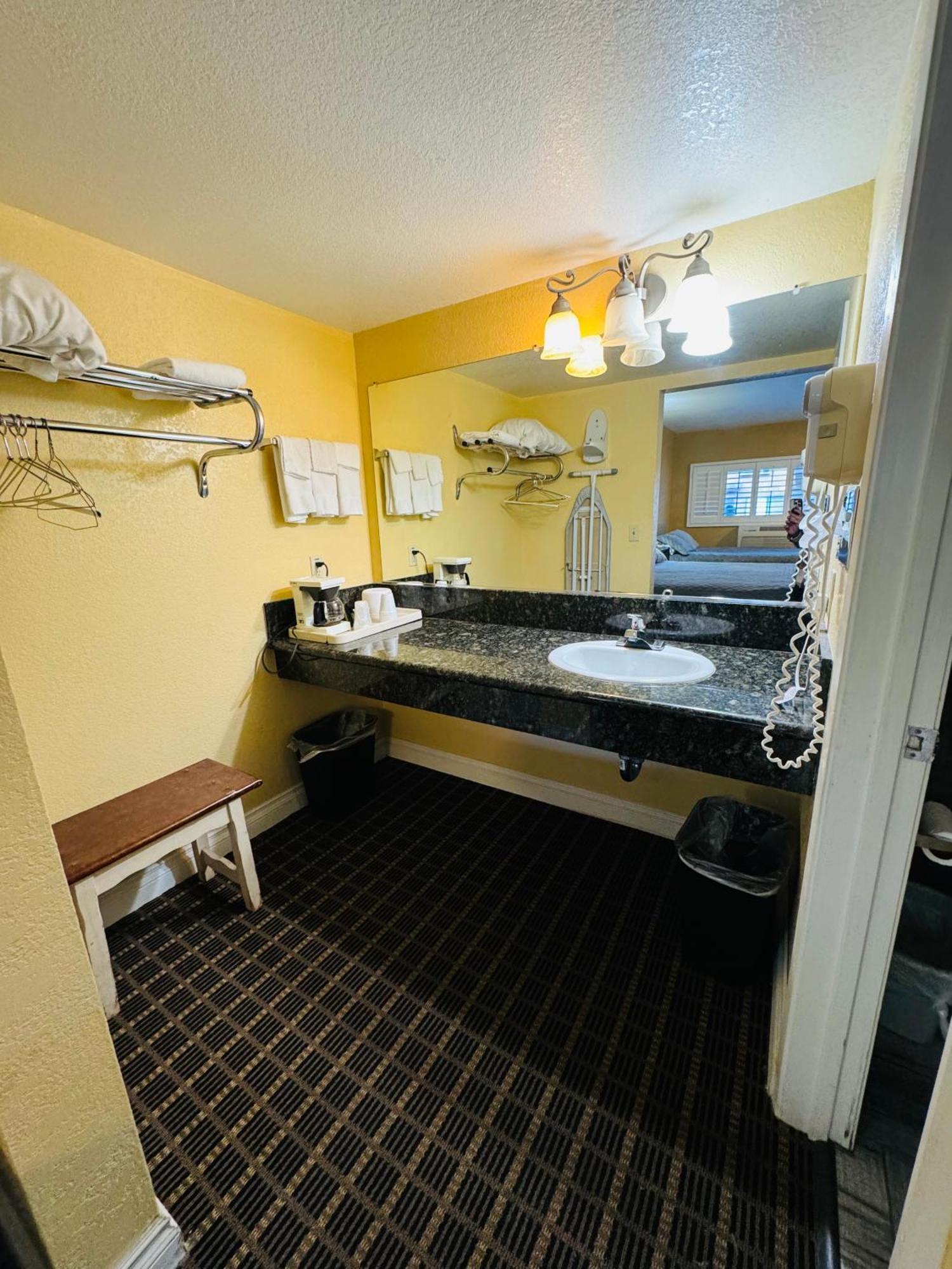 Mount Whitney Motel ローン・パイン エクステリア 写真